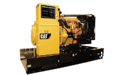 Agregat prądotwórczy CAT z dużym żółtym panelem sterującym, silnikiem wysokoprężnym oraz chłodnicą, zamontowany na czarnej ramie podstawowej.